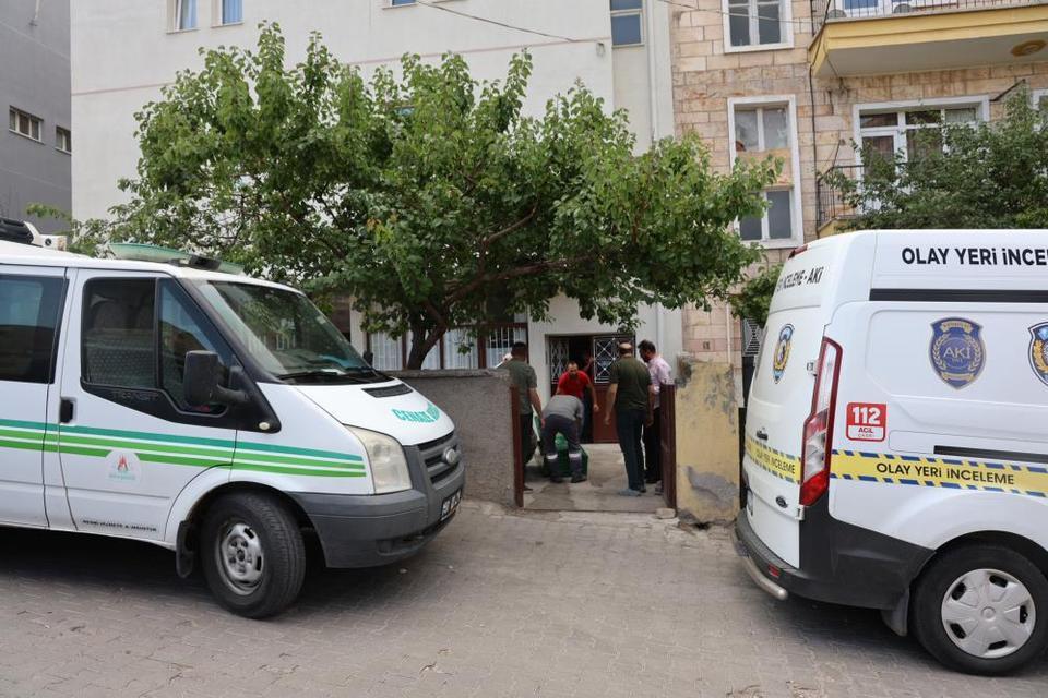 Haber alınamayan adam evinde ölü bulundu
