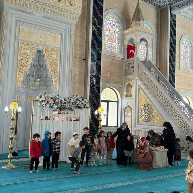 Aydın’da 4-6 yaş Kur’an kursu öğrencisi Yıldırım Kur'an-ı Kerim'i hatmetti