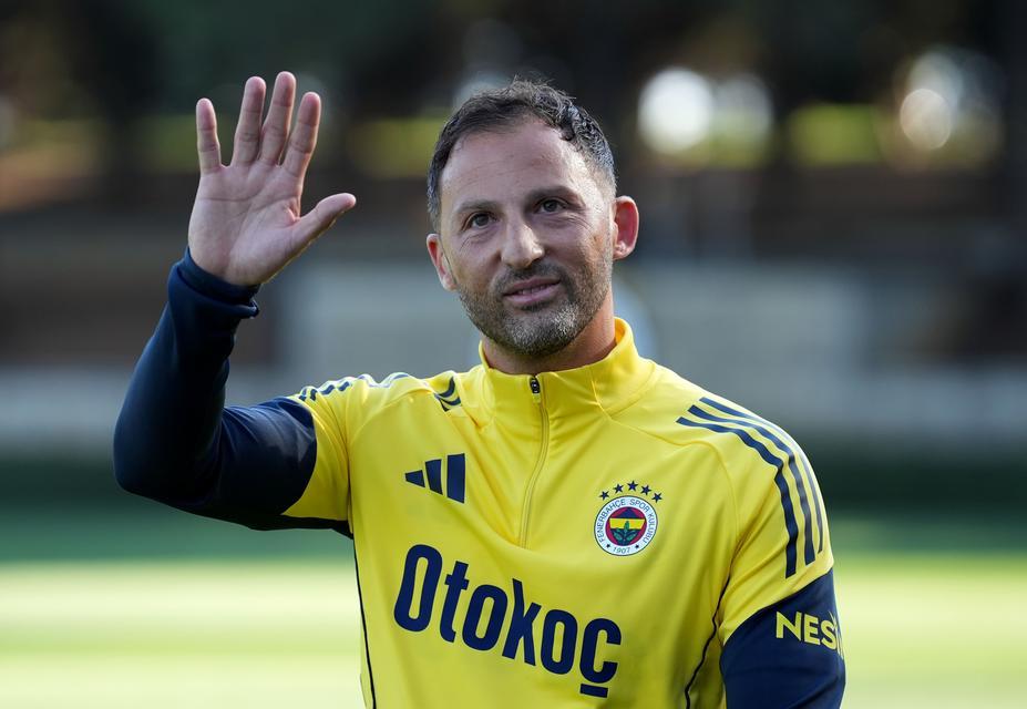 Tedesco, Fenerbahçe'nin başında ilk antrenmanına çıktı