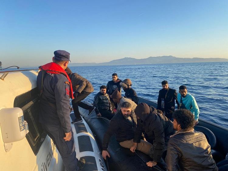 Aydın’da can pazarı: Sürüklenen botta 18 kişi kurtarıldı