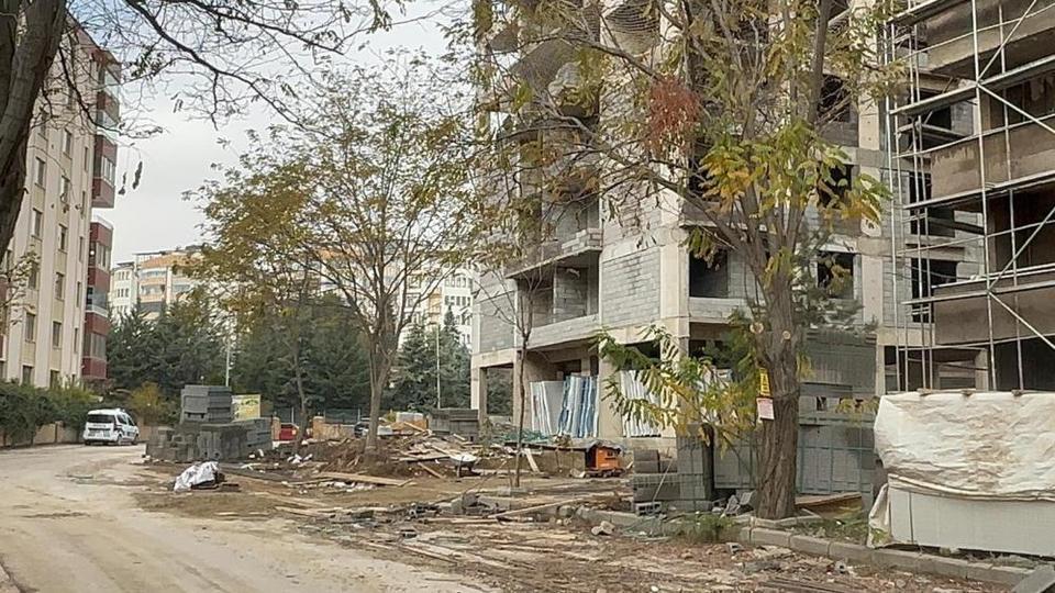 İnşaattan düşen işçi, hayatını kaybetti