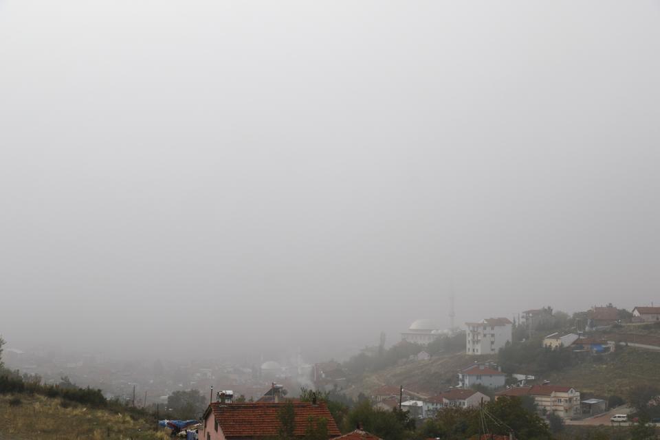 Uşak'ta sis etkili oluyor