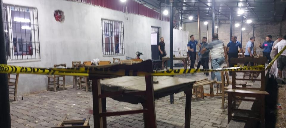 Mersin'de kahvehaneye silahlı saldırı: 1 ölü, 4 yaralı