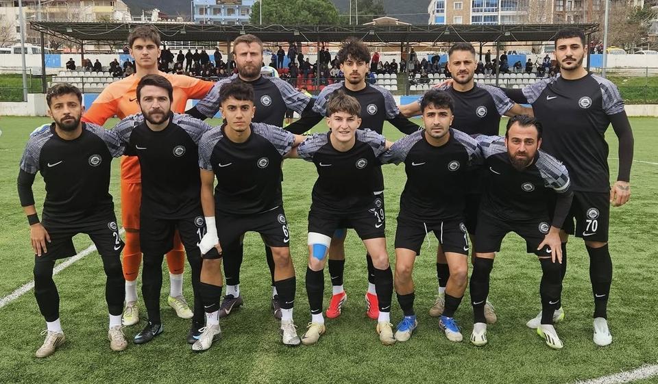 Kuşadasıspor İzmir'de son dakikalarda yıkıldı