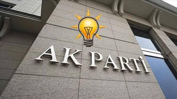 AK Parti'de yaprak dökümü: Bir il başkanı daha istifa etti