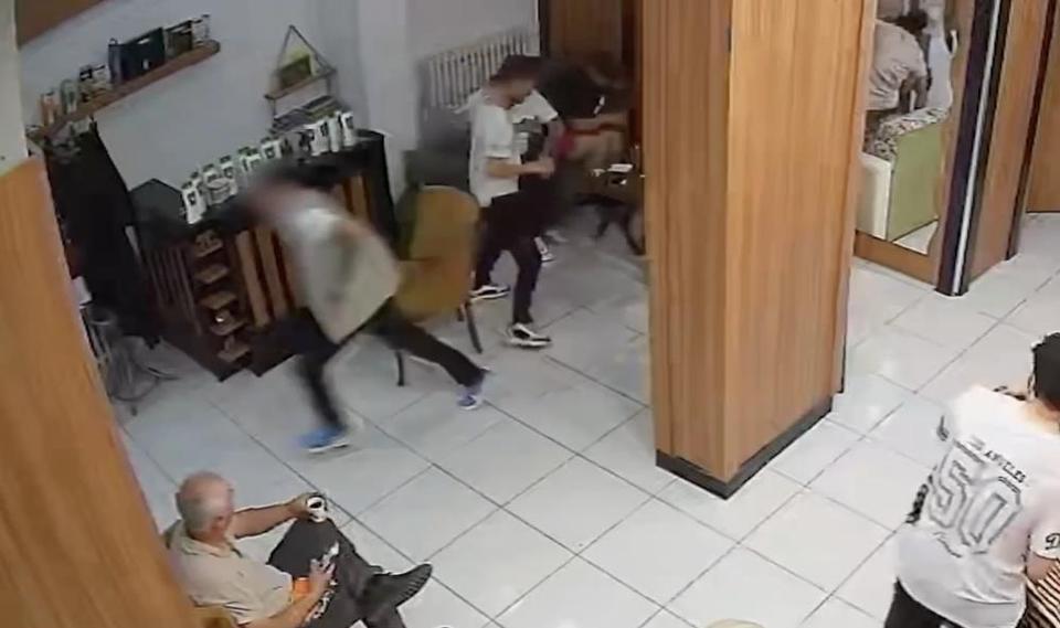 Kuaför salonunda silahlı saldırı