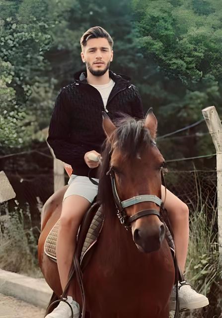 KAĞITHANE'DE OTOMOBİLE SİLAHLI SALDIRIDA YENİ GELİŞME: BAŞINDAN VURULAN GENÇ HAYATINI KAYBETTİ