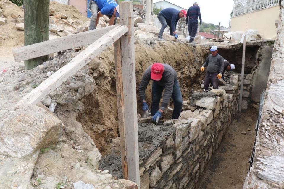 Bozdoğan Belediyesi Alamut Mahallesi'nde taş duvar çalışmasını tamamladı