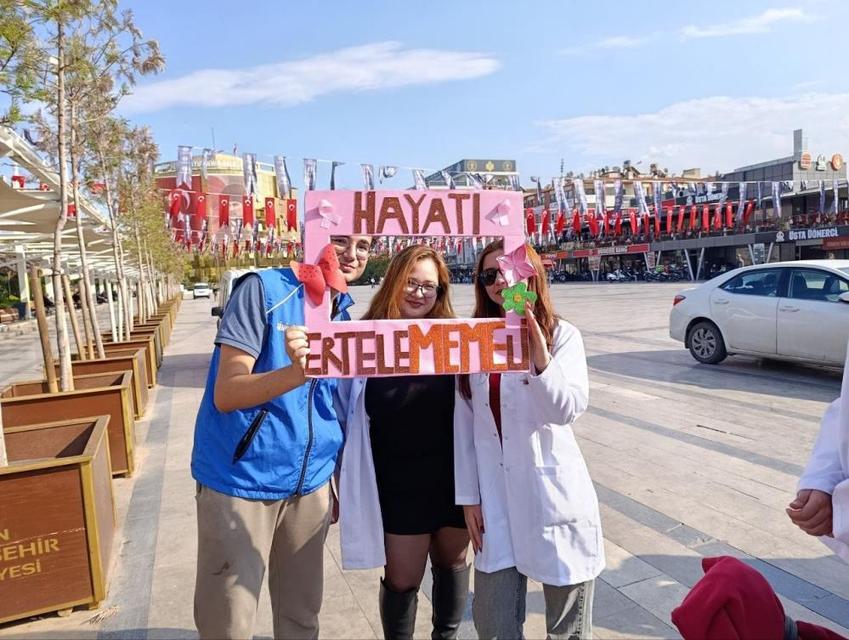 Aydın’da tıp öğrencileri 'Meme Kanseri'ne dikkat çekti