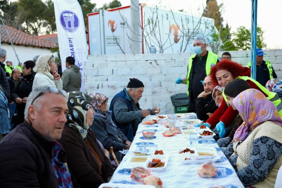 Didim Belediyesi Batıköy’de iftar sofrası kurdu
