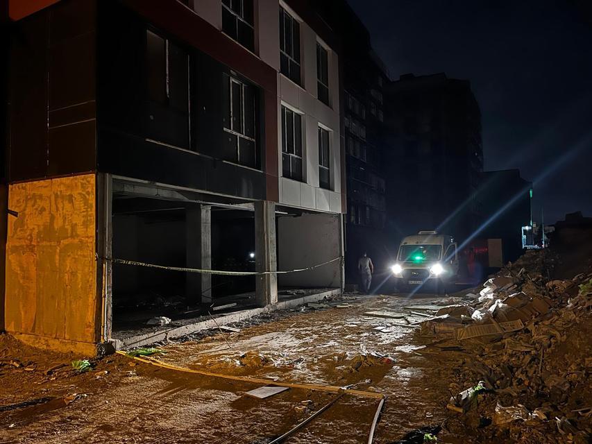 Kayıp işçi asansör boşluğunda ölü bulundu