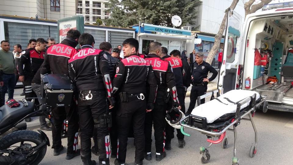 Yunus timleri kaza yaptı: 2 polis yaralı