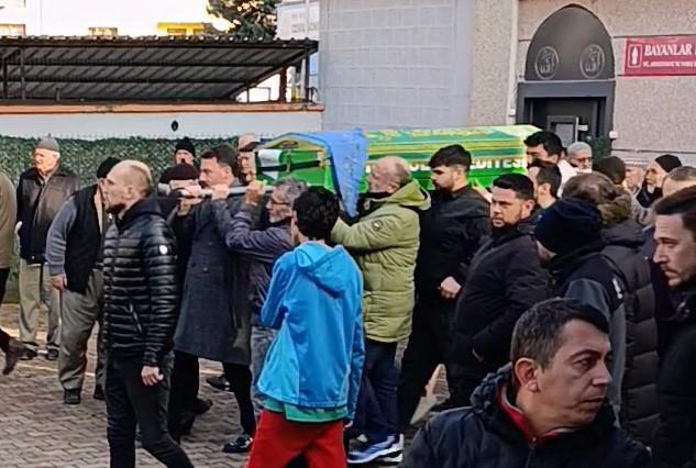 BURSA'DA FECİ KAZADA HAYATINI KAYBEDEN 2 GENÇ KIZ SON YOLCULUĞUNA UĞURLANDI