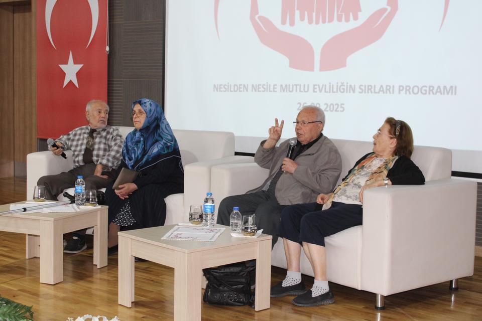 Aydın'da "Nesilden Nesile Mutlu Evliliğin Sırları" programı düzenlendi