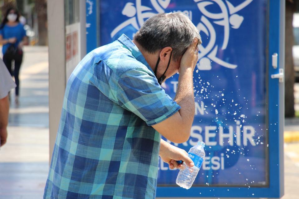 METEOROLOJİ UYARDI: AYDIN'DA SICAKLIKLAR MEVSİM NORMALLERİNİN ÜZERİNE ÇIKIYOR