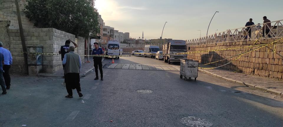 Akrabalar arasında taşlı, sopalı kavga