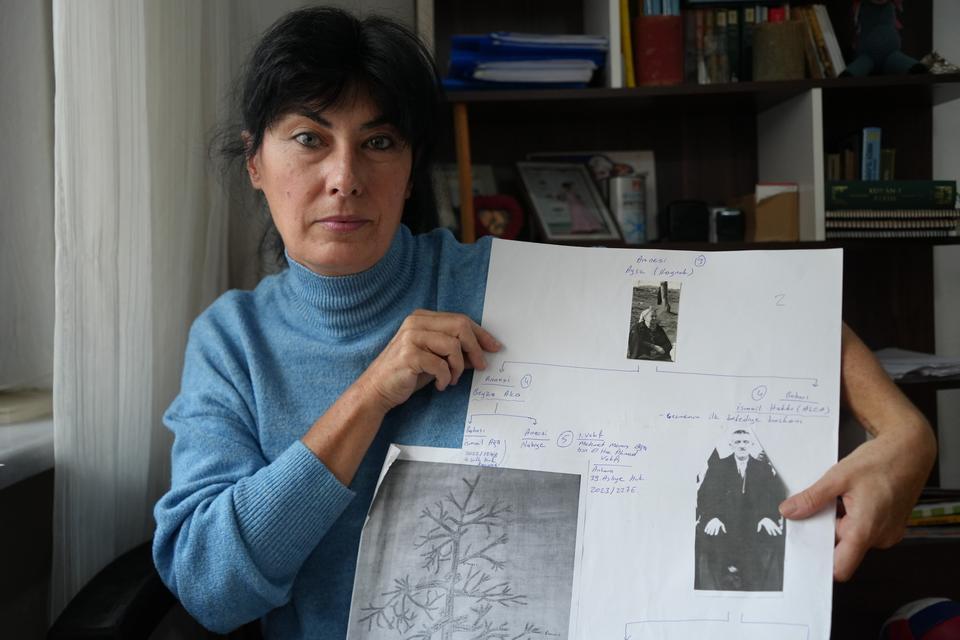 AİLE GEÇMİŞİNİ ARAŞTIRIRKEN SADRAZAM TORUNU ÇIKTI: "ÇEŞME'NİN ÜÇTE İKİSİ BİZİM" SADRAZAM TORUNU OLDUĞUNU ÖĞRENDİ, 5 YILDIR MİRAS MÜCADELESİ VERİYOR ANNESİNİN VEFATIYLA BAŞLADI, OSMANLI MİRASINA UZANDI