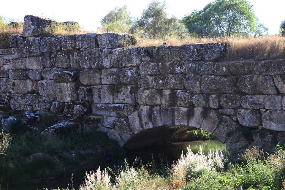 Aizanoi'deki 2 bin yıllık baraj kalıntıları turizme kazandırılacak
