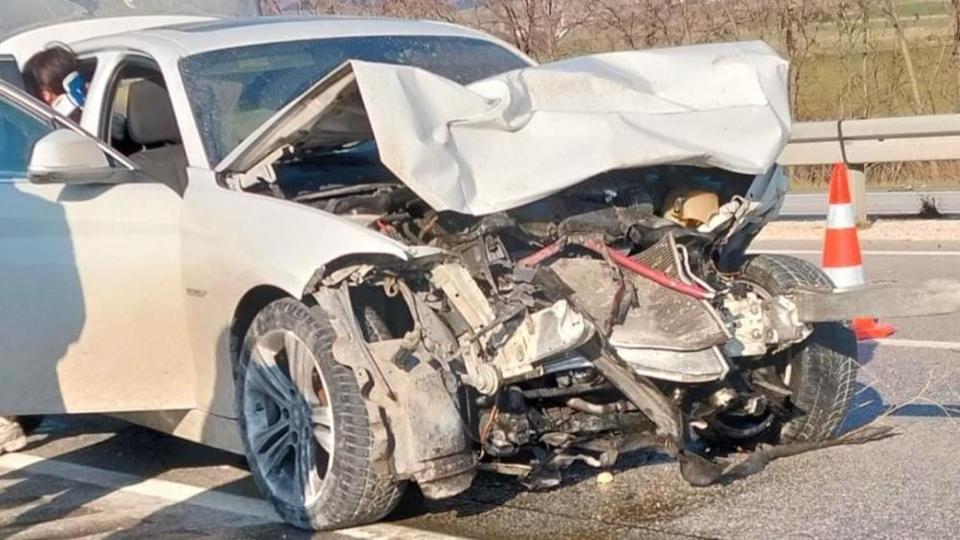 Feci trafik kazası: Otomobil ile SUV çarpıştı, 8 kişi yaralandı