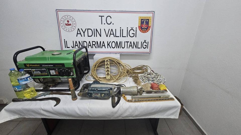 Aydın’da kaçak kazı yapan 8 köstebek suçüstü yakalandı