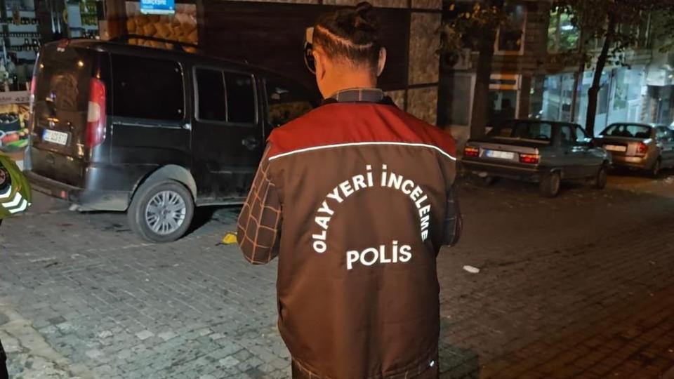 Eski eşini bıçakladı