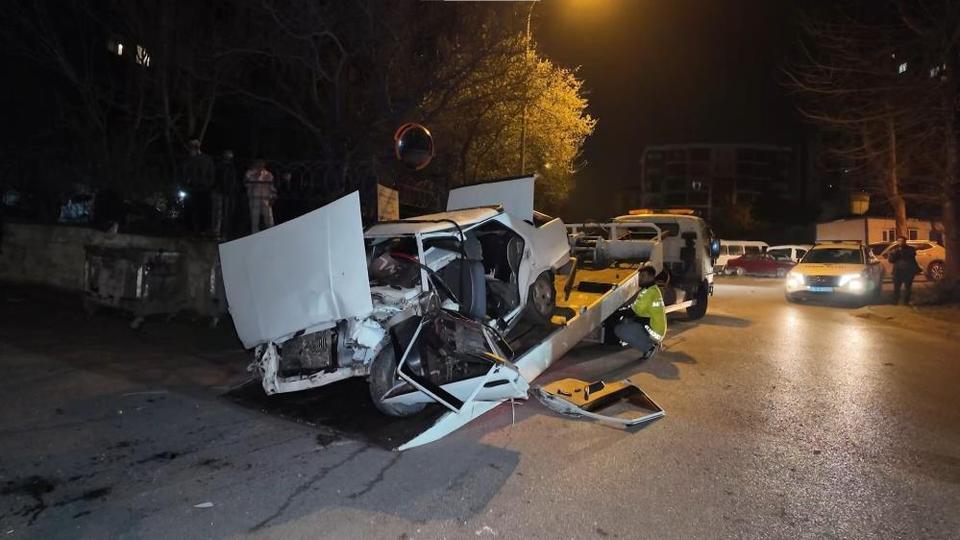 Kontrolden çıkan otomobil duvara çarptı: 1 ölü