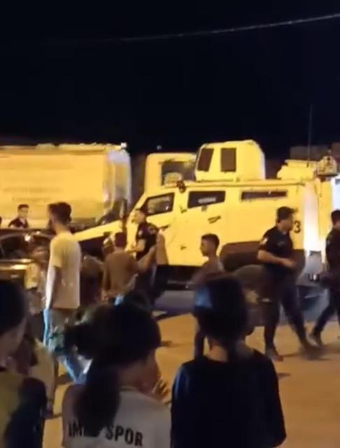 Zırhlı araç ile otomobil çarpıştı: 2 yaralı