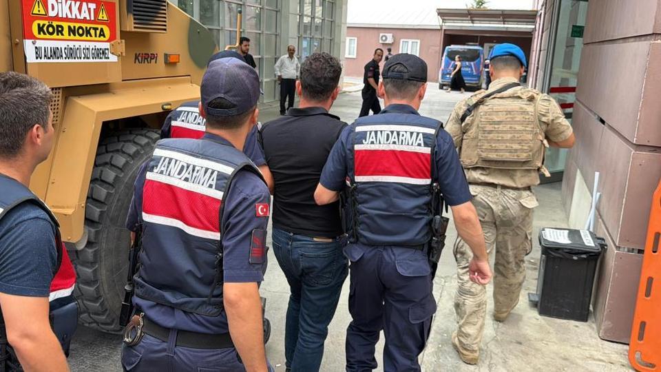 Kayınbirader eniştesini mezarlıkta öldürdü