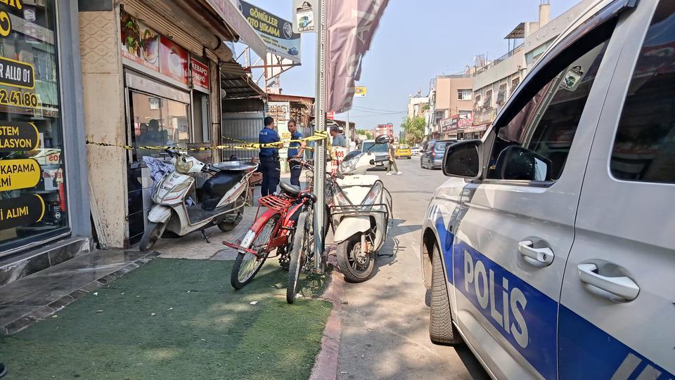 Annesini defalarca bıçaklayıp öldürdü