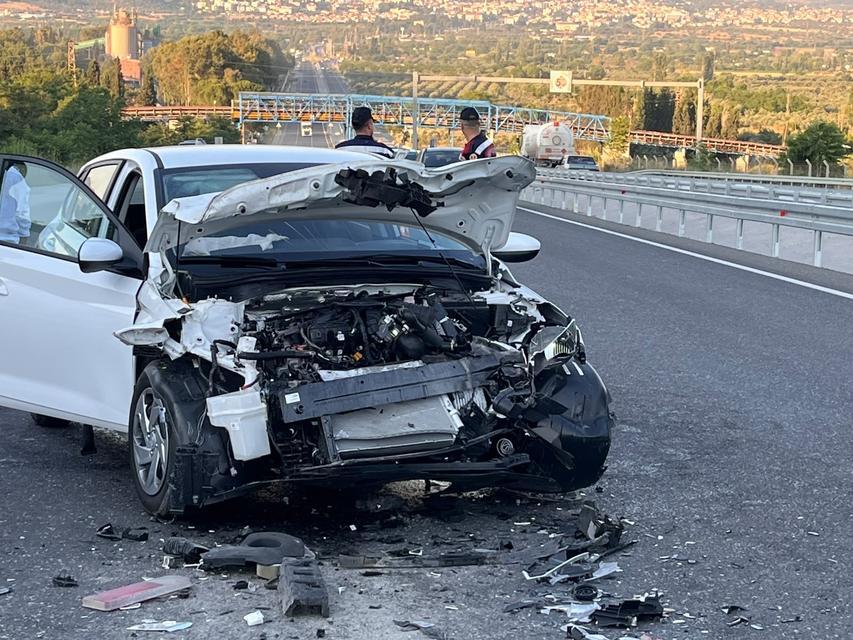 Tıra arkadan çarpan otomobildeki Rus kadın hayatını kaybetti