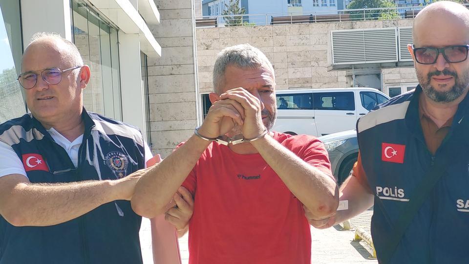 Eşini ve kızını hastanelik etti, polise bıçak çekip direndi