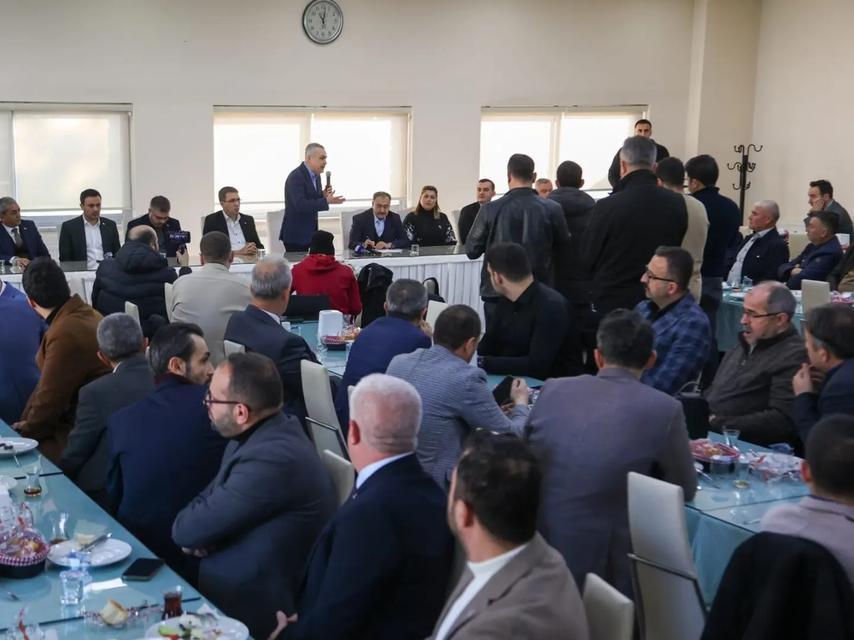 Eroğlu'ndan Savaş'a destek