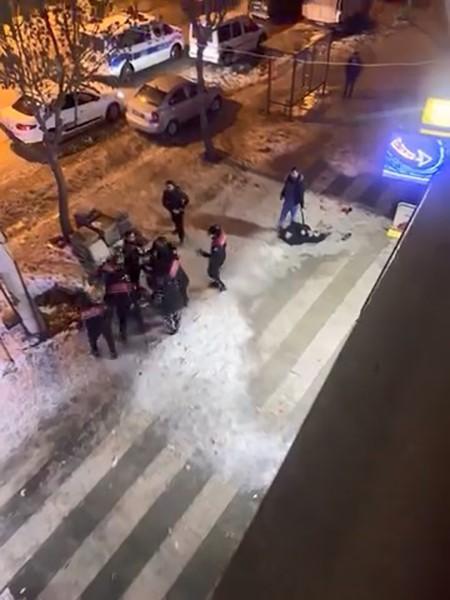 Sokak ortasında silahlar konuştu! 2 yaralı