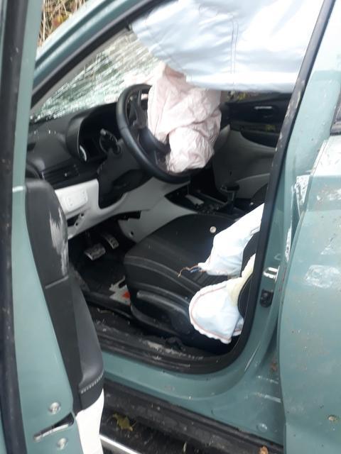 OTOMOBİL TAKLA ATTI, İLÇE MİLLİ EĞİTİM MÜDÜRÜ VE NÜFUS MÜDÜRLÜĞÜ ŞEFİ YARALANDI