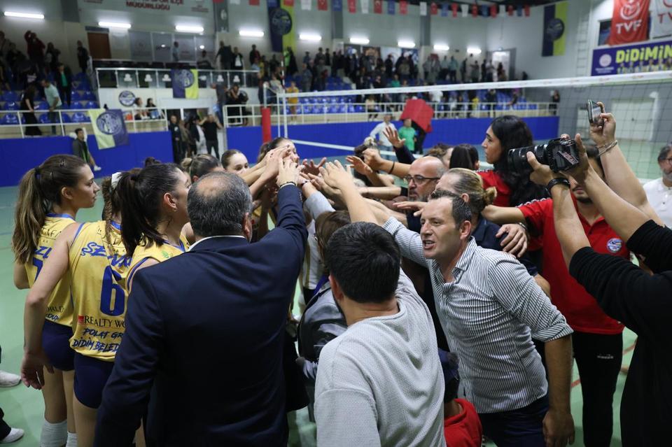 Polat Group Didim Belediyespor Kadın Voleybol Takımı’ndan muhteşem geri dönüş