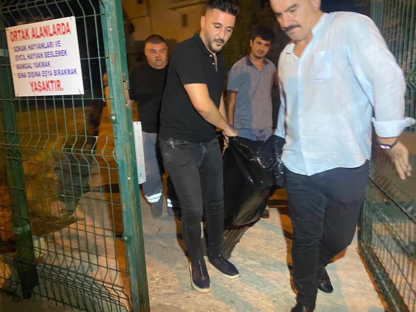 Eski eşini eşarp ve yastıkla boğarak öldürdü