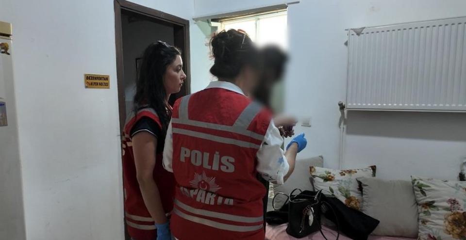 Masaj salonlarına fuhuş operasyonu: 2 tutuklama