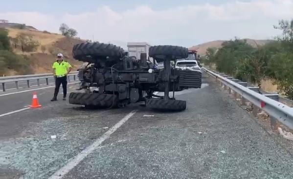 Kontrolden çıkan traktör devrildi: 1 ağır yaralı