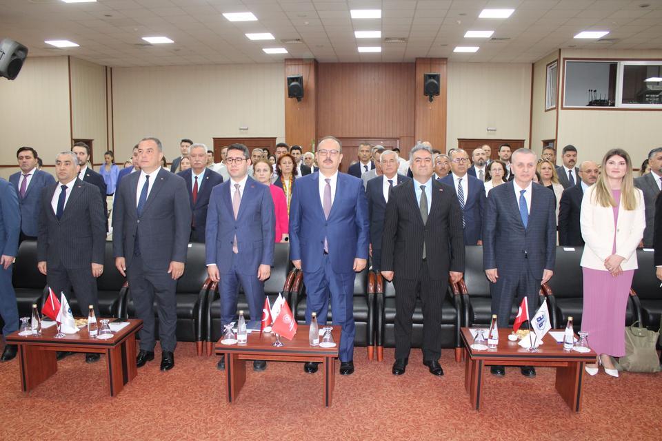 AYDIN MEMECİK ZEYTİNYAĞI, DÜNYA MARKASI OLACAK BAKAN YARDIMCISI GÖNÜLLÜ: "AYDIN'IN BEREKETİNE GÖNÜLDEN İNANIYORUZ"