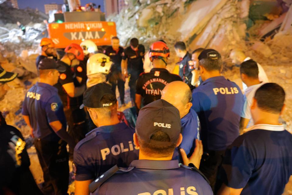 Göçük altındaki operatörün cansız bedenine ulaşıldı