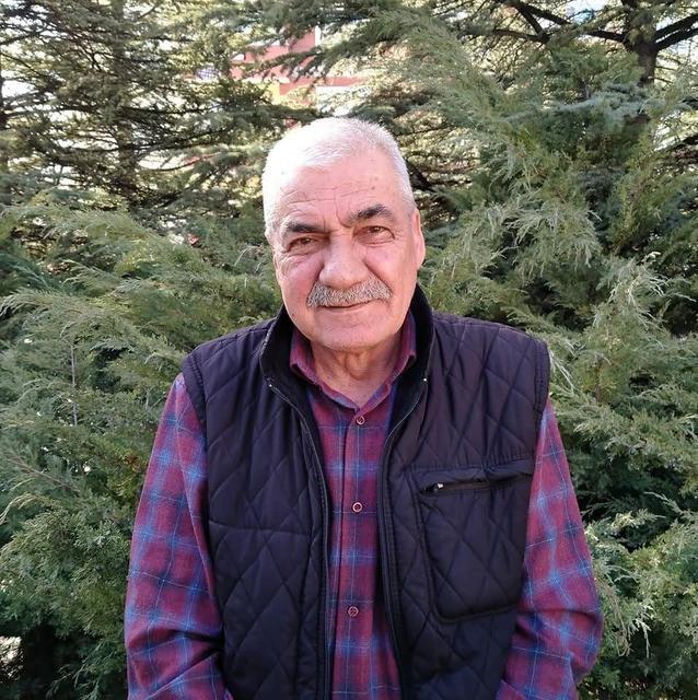 Mahalle muhtarı sevenlerini yasa boğdu