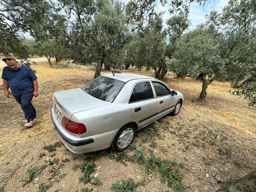 Çalınan otomobil zeytin tarlasında bulundu