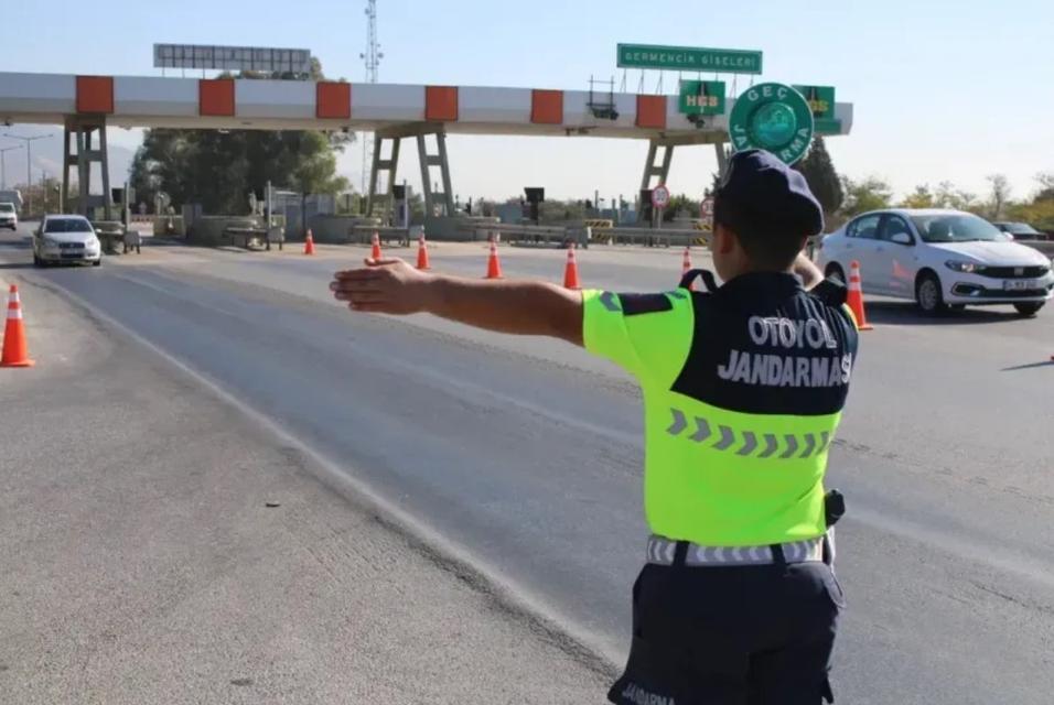 AYDIN'DA OTOYOL TRAFİK JANDARMASINDAN TRAFİK DENETİMİ