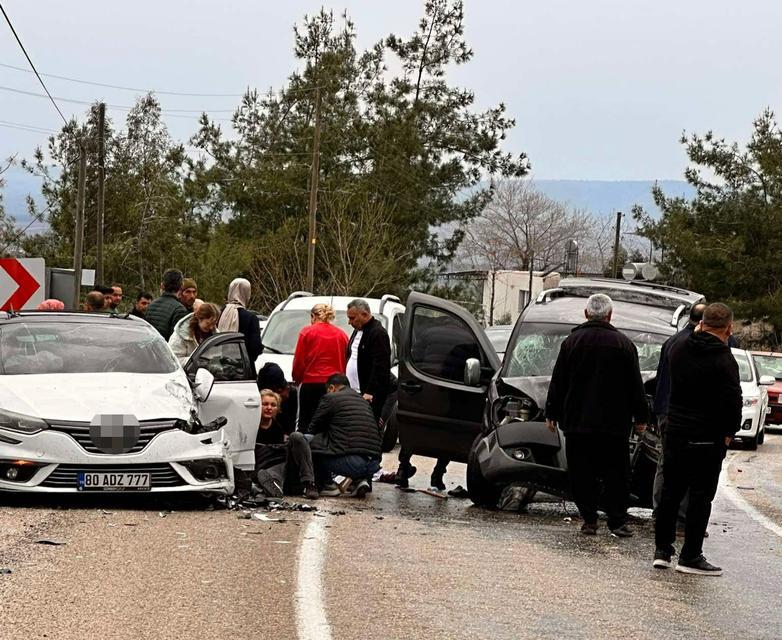 Trafik kazasında 1 kişi öldü, 3 yaralı