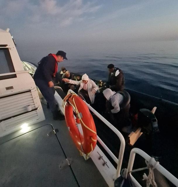 Kuşadası'nda 14 düzensiz göçmen yakalandı