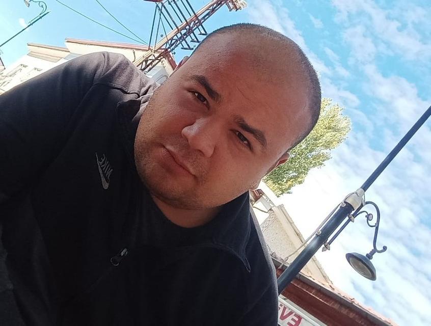 Bir genç evde ölü bulundu