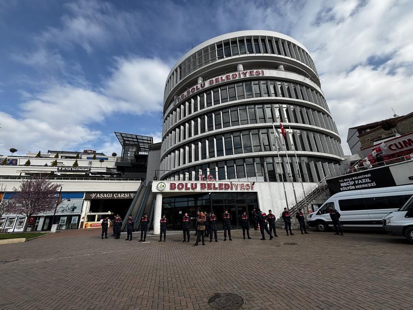 Bolu Belediyesi didik didik aranıyor: 3 kişi hakkında daha gözaltı kararı verildi