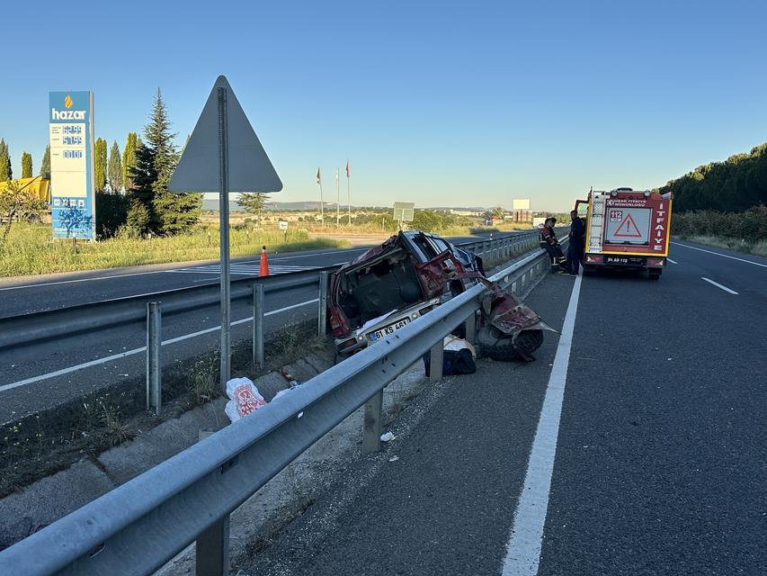 Feci kazada 1 kişi hayatını kaybederken, 2 kişi yaralandı