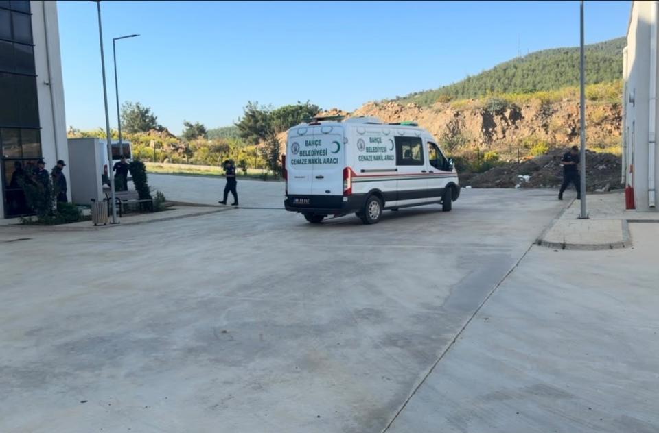 OSMANİYE'DE EŞİNİ VURDUKTAN SONRA AMBULANSI ARAYIP HAYATINA SON VERDİ
