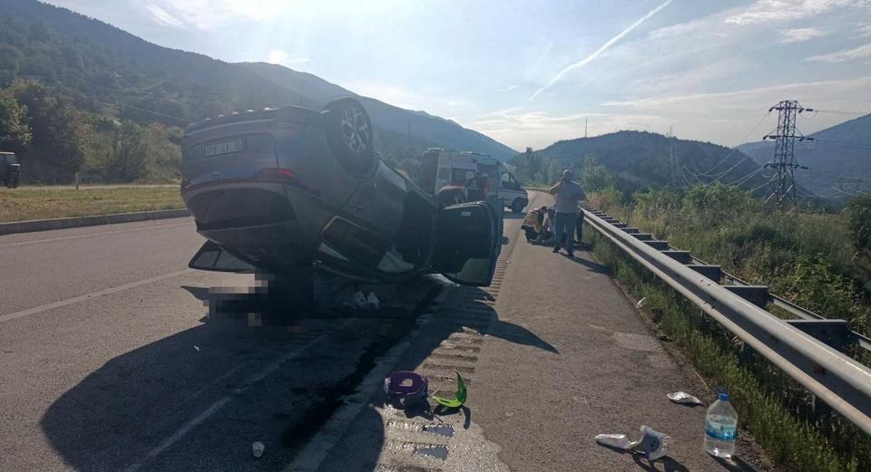 Takla atan otomobildeki 1 kişi öldü, 5 kişi yaralandı